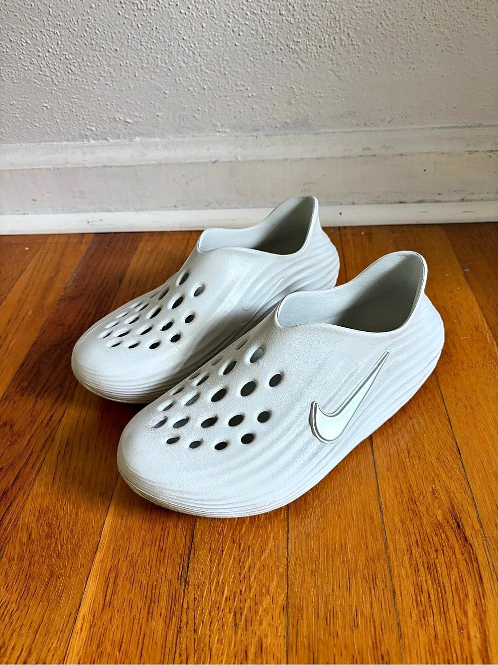 Nike ReactX Rejuven8 Recovery Sneakers in White/Silver Women’s 7